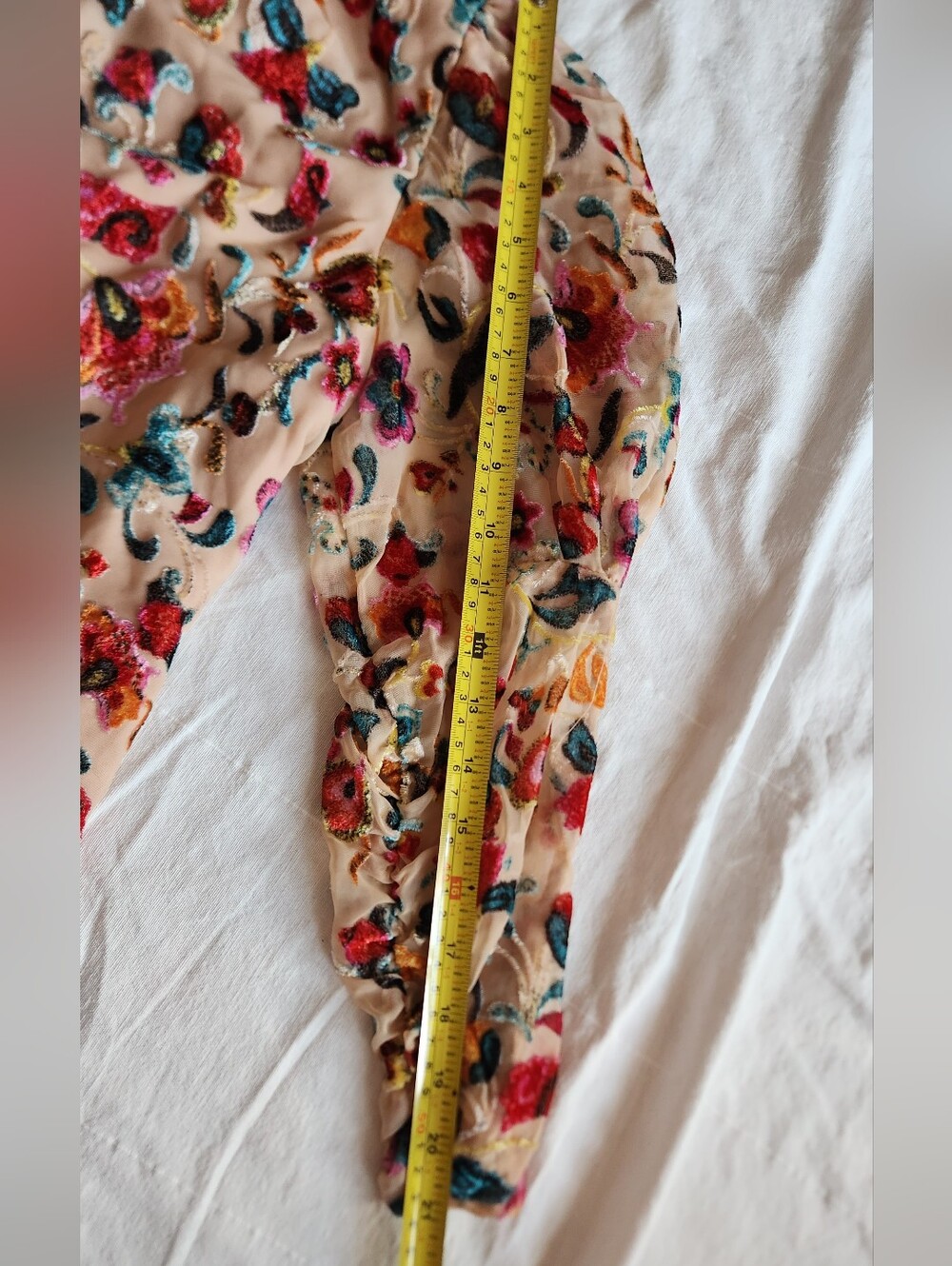 Pre-Loved French Connection Multicolor Floral Tie-Neck Blouse in Size S/M - Picture 8 of 15